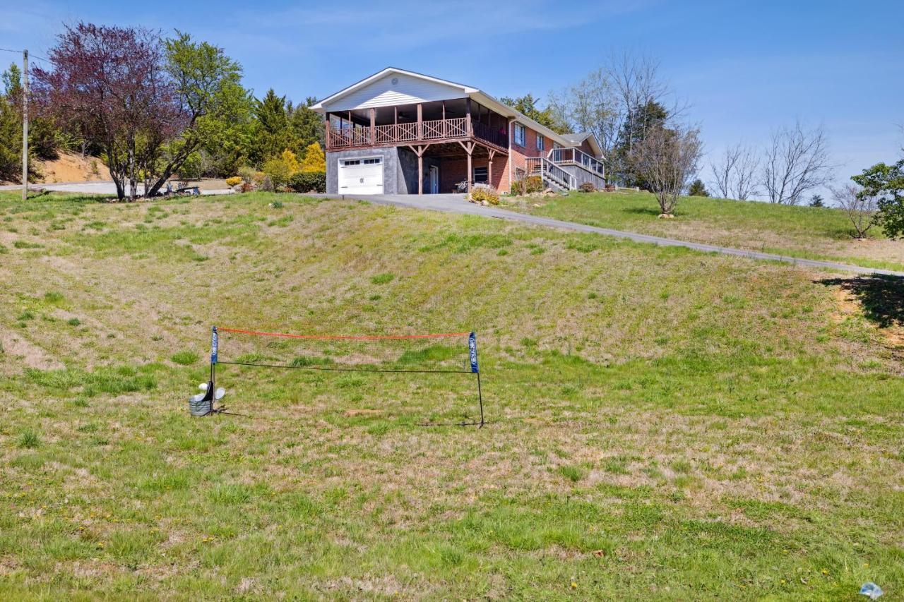 Mid-Century Vintage Brick Ranch Upstairs Guesthouse Sevierville Exterior foto